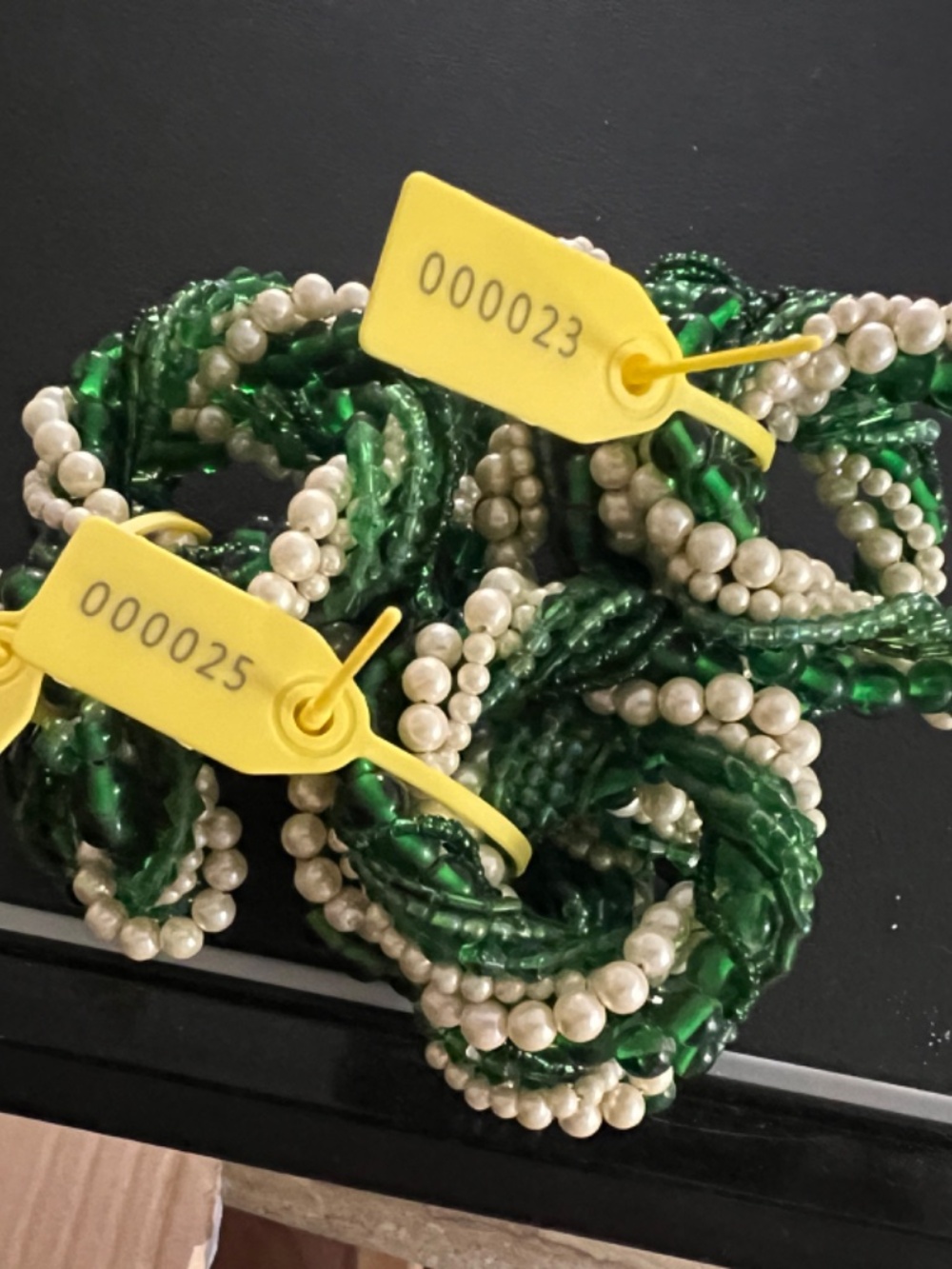 Christmas 14 wisted multi-strand beaded napkin rings emerald green & faux pearls - Picture 7 of 9